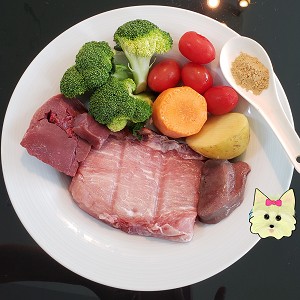 豬肉雞蛋紅蘿蔔蕃茄西蘭花薯仔薑黃  寵物伯伯 寵物食品 狗狗菜單 - 靚美健